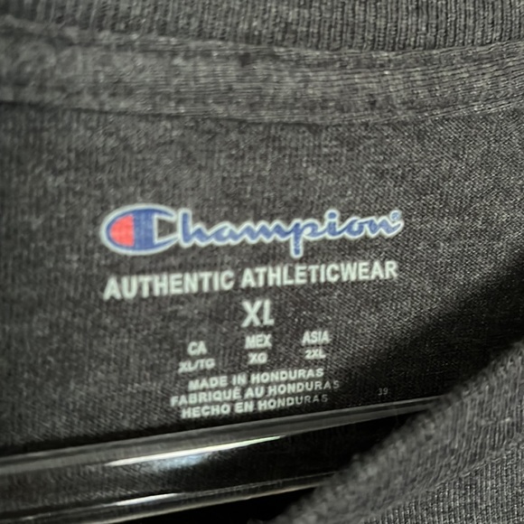 Men’s Champion long sleeved shirt XL - Picture 3 of 3